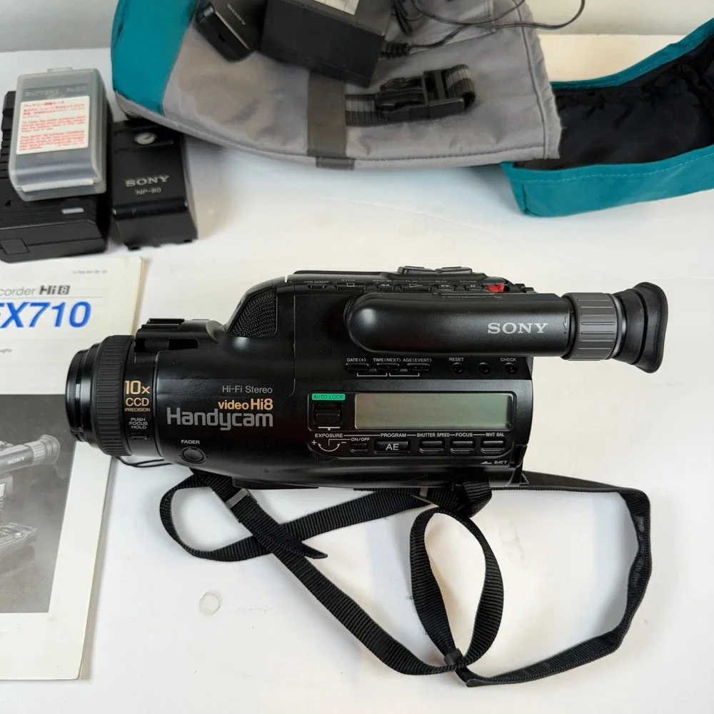 Sony‎ Handycam CCD-FX710 Video Hi8 Camcorder Bundle Parts Repair C-10